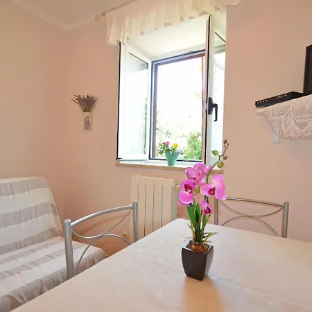 Holiday Home Dijana 1